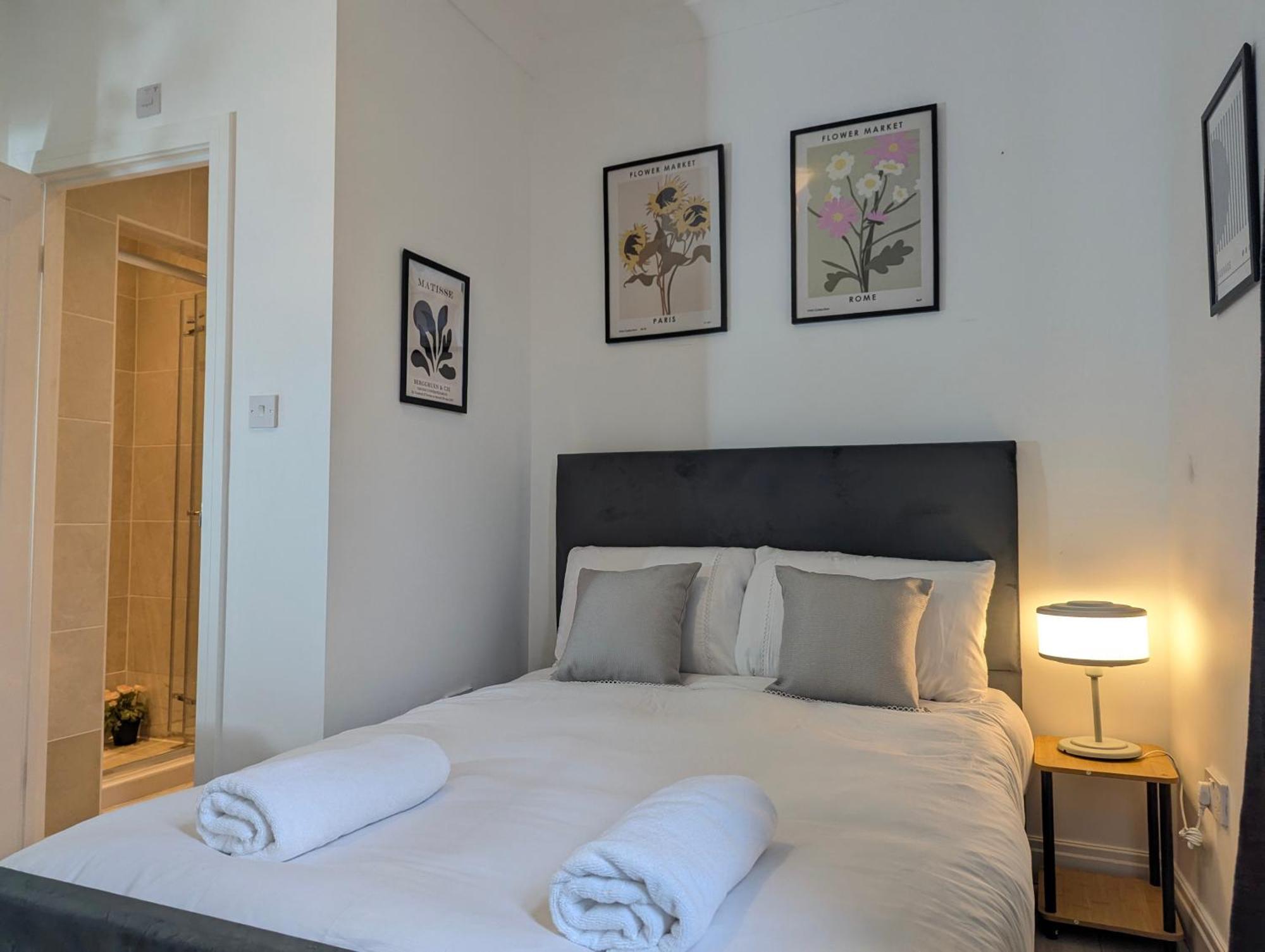 Casa de férias Modern Double W Private Bath & Free Parking York